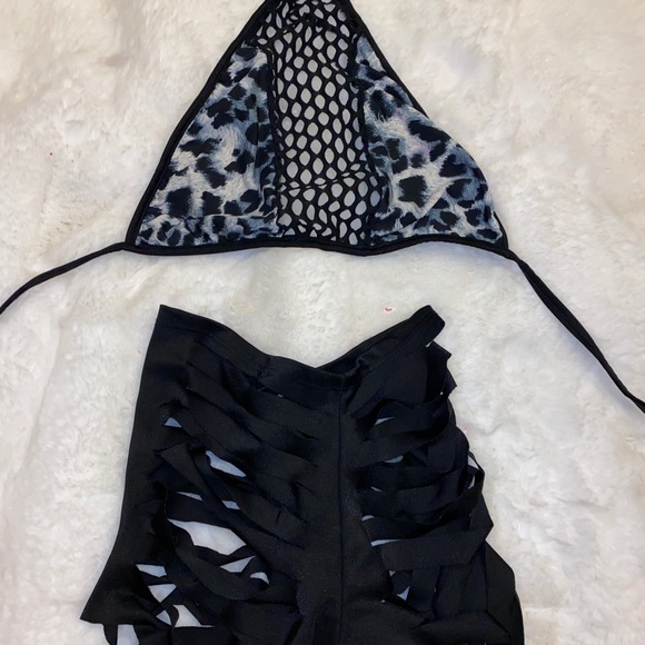 Black Two Piece - Picture 2 of 2